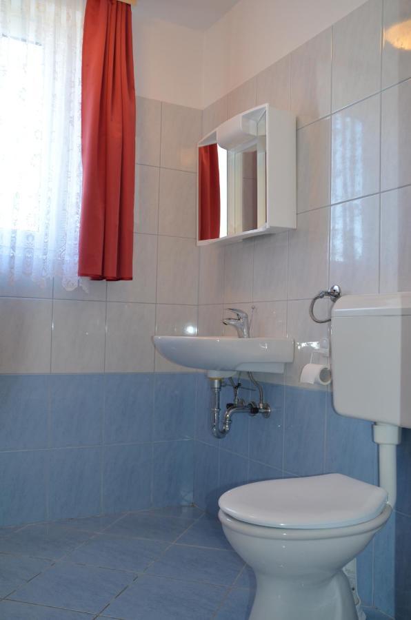 Apartmaji Srnca *